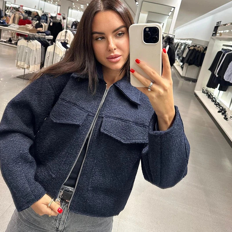 Bouclé-Jacke mit Reißverschluss – Trend Herbst/Winter 2025