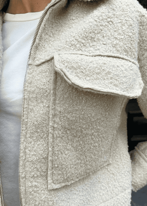 Bouclé-Jacke mit Reißverschluss – Trend Herbst/Winter 2025