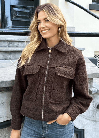 Bouclé-Jacke mit Reißverschluss – Trend Herbst/Winter 2025